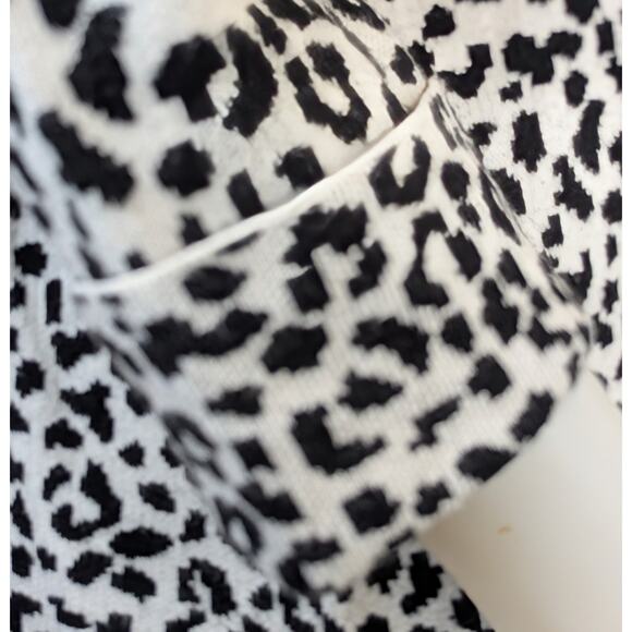 Cynthia Rowley Sweater Large Black Taupe Leopard Print Crew Neck 3/4 Sleeve Soft - Picture 8 of 10